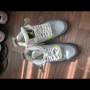 Jordan 4 retro text my instagram to do business @kicksbyquan